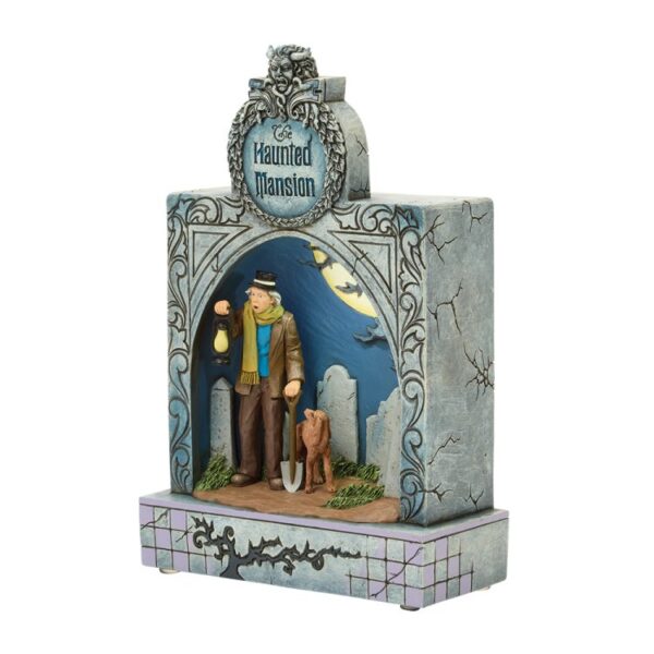 9108355-6017932_3-2-3-750 'Haunted Mansion Ghostly Graveyard LED Diorama 6017932 Beschikbaar va Mei 2026