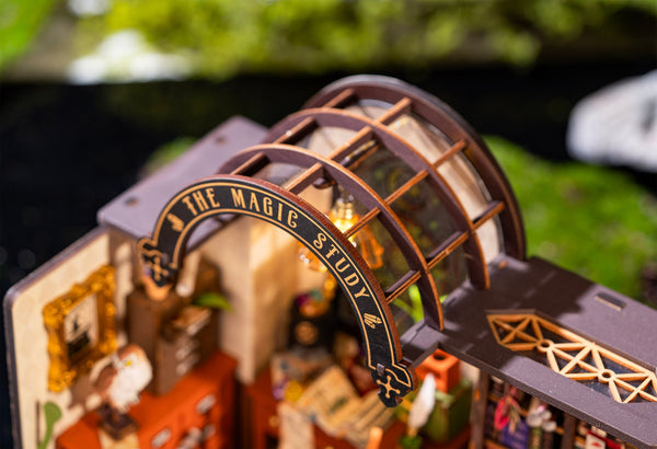 Robotime, 3D The Magic Study met LED verlichting 21x13x19cm